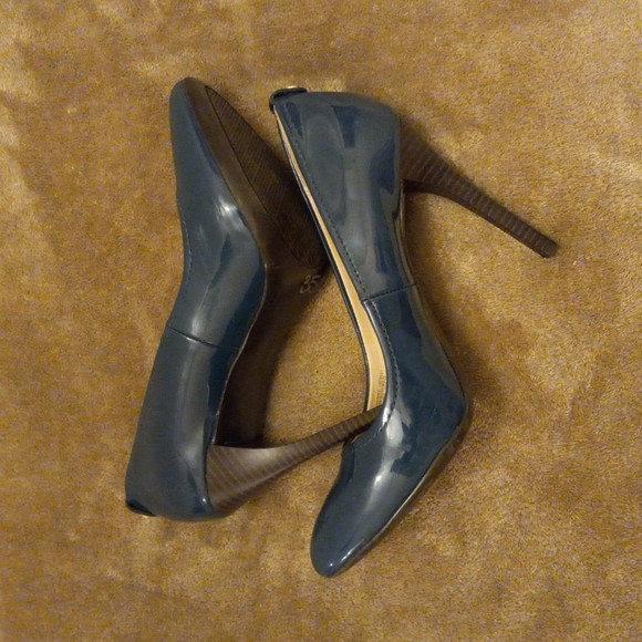 Calvin Klein Patent leather Heels - Picture 3 of 7